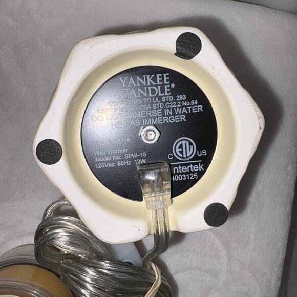 Yankee Candle Scenterpiece Easy Melt Cup Warmer Electric Wax Melter & Two Waxes - Picture 5 of 8